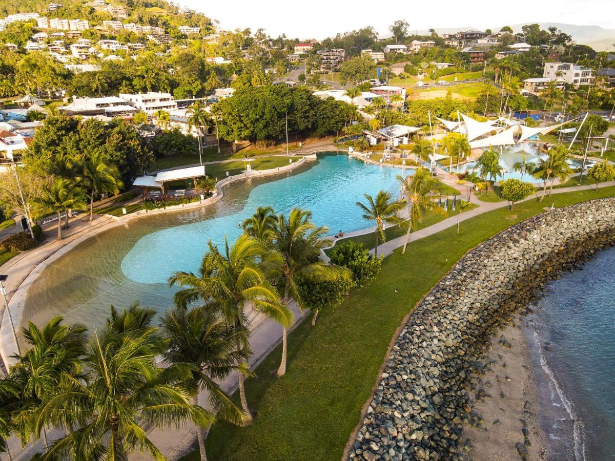 Nomads Airlie Beach (Adults Only) Екстер'єр фото