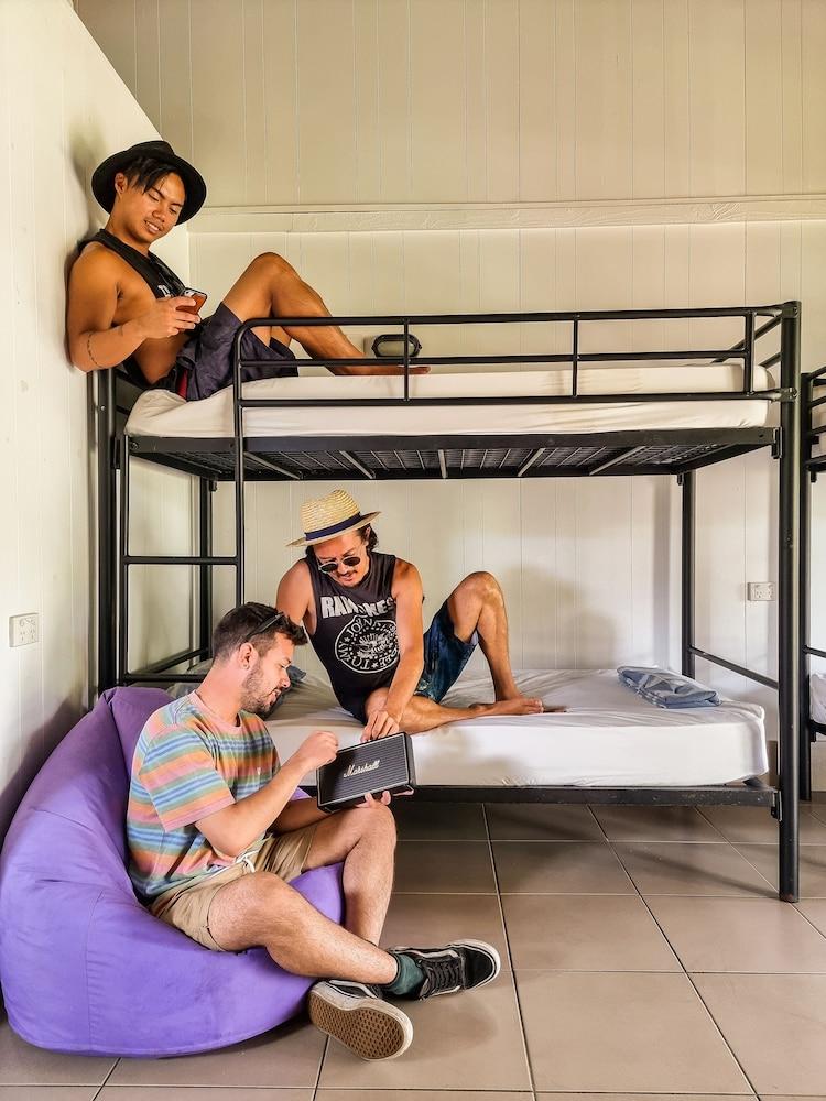 Nomads Airlie Beach (Adults Only) Екстер'єр фото