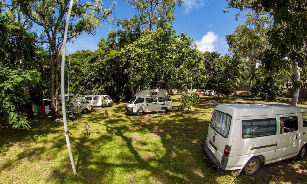 Nomads Airlie Beach (Adults Only) Екстер'єр фото